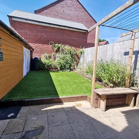 2 Bedroom House With Free Parking Lyme Regis Buitenkant foto
