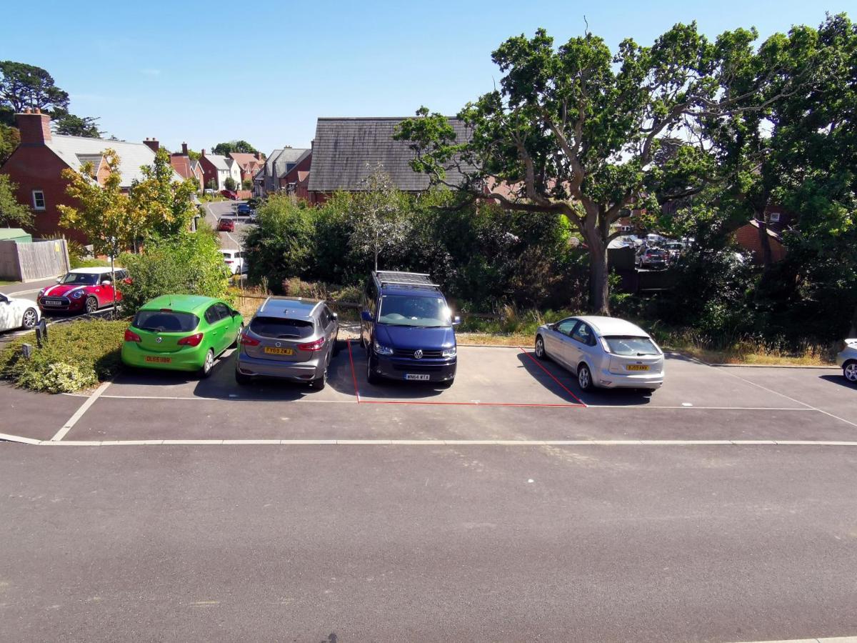 2 Bedroom House With Free Parking Lyme Regis Buitenkant foto