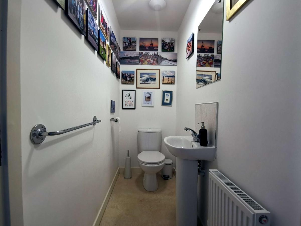 2 Bedroom House With Free Parking Lyme Regis Buitenkant foto