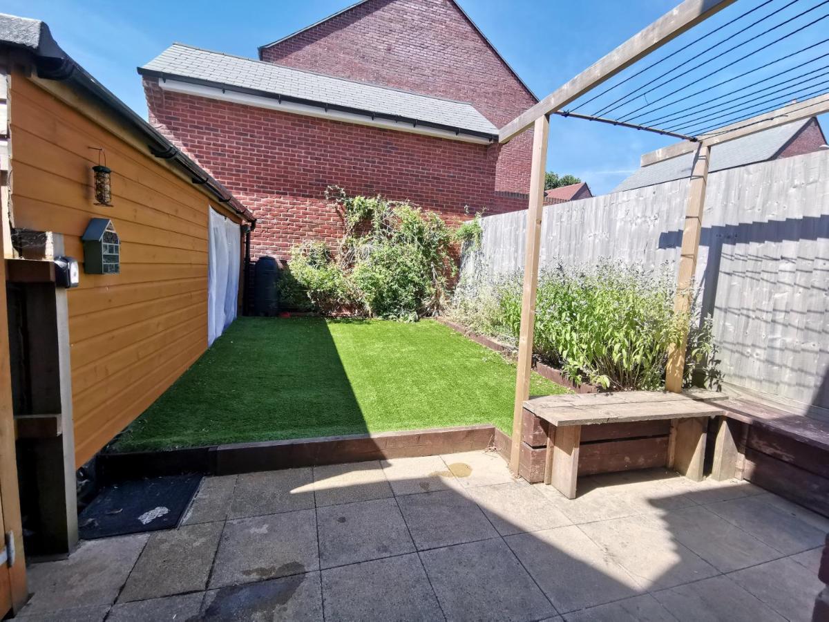 2 Bedroom House With Free Parking Lyme Regis Buitenkant foto